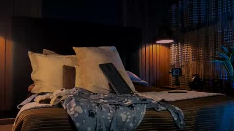 Snapshot of leosalvatore_ chatting on February 24, 2025, 7:55 am Leo Salvatore online show from February 24, 2025, 7:55 am