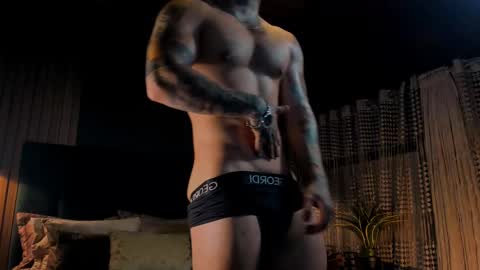Snapshot of leosalvatore_ chatting on February 25, 2025, 5:41 am Leo Salvatore online show from February 25, 2025, 5:41 am
