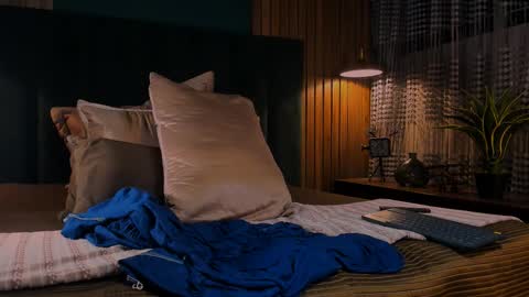 Snapshot of leosalvatore_ chatting on February 26, 2025, 6:37 am Leo Salvatore online show from February 26, 2025, 6:37 am