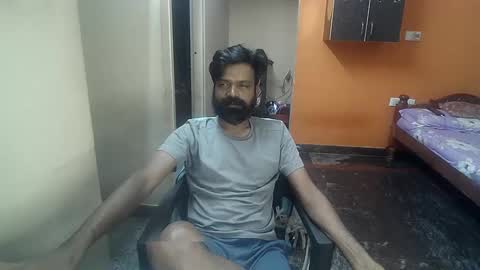 Snapshot of leosbroad chatting on January 4, 2025, 2:56 pm Leo online show from January 4, 2025, 2:56 pm