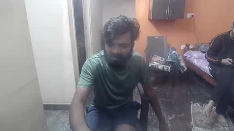 Snapshot of leosbroad chatting on January 17, 2025, 1:35 pm Leo online show from January 17, 2025, 1:35 pm