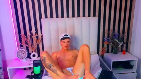 leotease online show from April 24, 2026, 7:49 pm