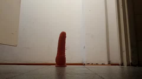 Abril online show from November 3, 2025, 6:20 pm