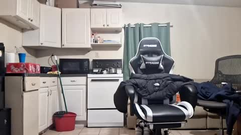 Keith online show from December 4, 2024, 11:19 am