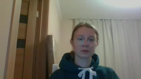 lera_foxx online show from December 10, 2024, 9:11 pm
