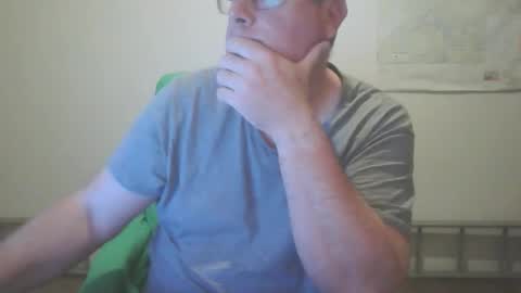 Snapshot of lerase40 chatting on November 23, 2025, 3:45 pm homquisgode online show from November 23, 2025, 3:45 pm