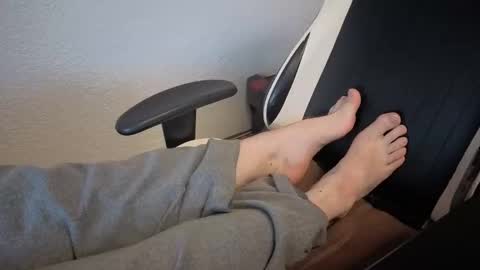 Leroy online show from November 30, 2025, 10:08 am