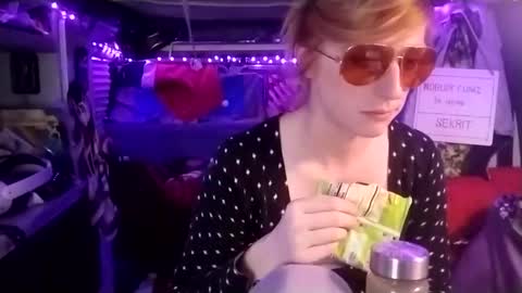 LesleyGumGrass- The Boring Trans girl online show from February 17, 2025, 6:20 am