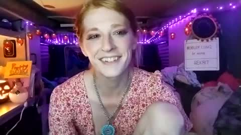 LesleyGumGrass- The Boring Trans girl online show from October 5, 2025, 2:21 am