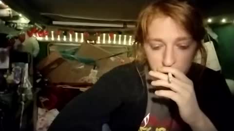 Snapshot of lesleygumgrass chatting on May 15, 2026, 2:40 am LesleyGumGrass- The Boring Trans girl online show from May 15, 2026, 2:40 am