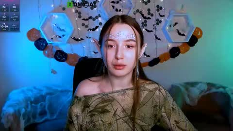 Snapshot of leslie_bird chatting on October 21, 2025, 11:00 am leslie_bird online show from October 21, 2025, 11:00 am