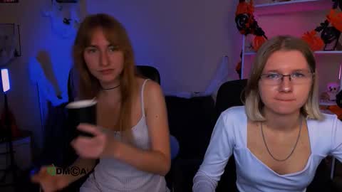 leslie_bird online show from October 28, 2025, 9:46 am