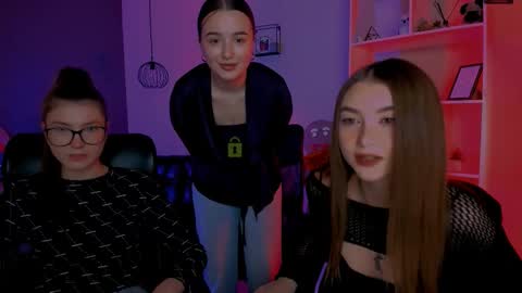 leslie_bird online show from January 7, 2026, 10:07 am