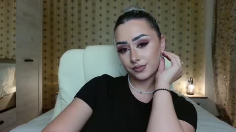 leslie_secret online show from December 4, 2024, 12:30 am