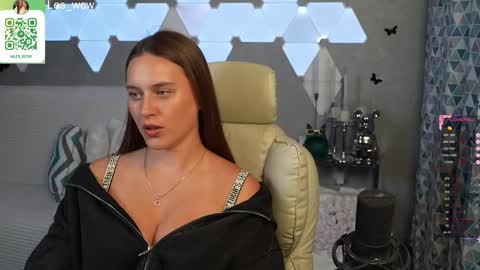 LeslieKorfs online show from September 19, 2025, 7:47 pm