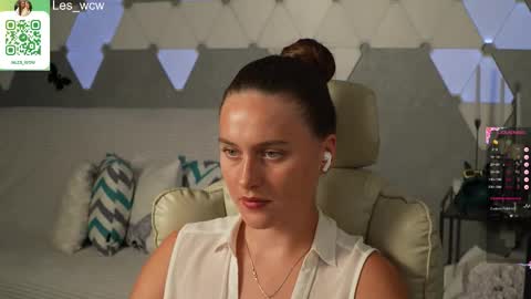 LeslieKorfs online show from September 23, 2025, 8:01 pm