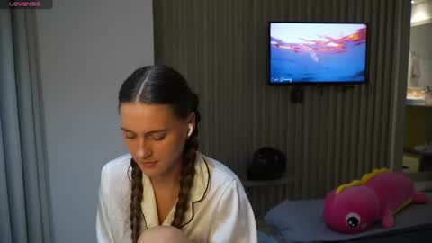 LeslieKorfs online show from June 29, 2026, 1:12 am