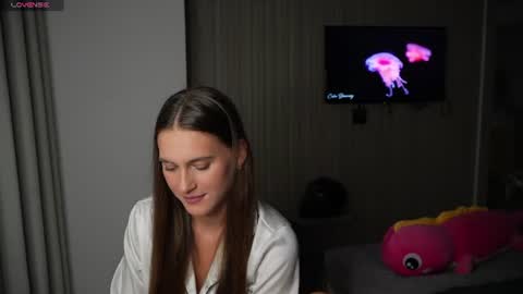 LeslieKorfs online show from June 29, 2026, 6:41 pm