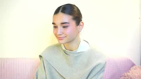 Naomi online show from October 20, 2025, 9:04 pm