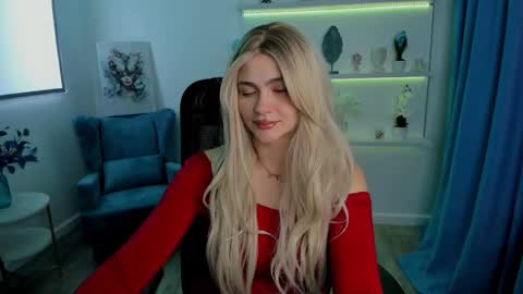 lesliemineg online show from September 29, 2025, 11:37 am