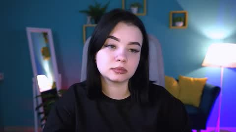 LeslieRowe online show from October 16, 2025, 4:30 pm