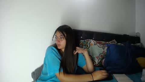 lessliee online show from December 6, 2024, 4:17 pm