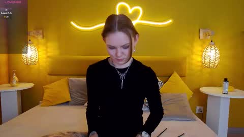 Lessy online show from September 15, 2025, 3:17 am