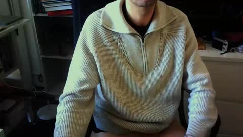 Snapshot of lestat_82 chatting on February 18, 2025, 11:00 am Vampiro Diurno online show from February 18, 2025, 11:00 am