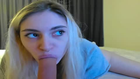 lesyaliss online show from March 20, 2026, 7:41 pm