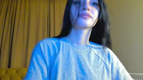 lesyaliss online show from May 26, 2026, 8:38 pm
