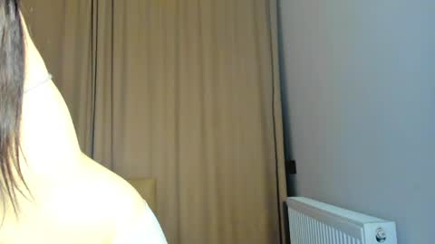 lesyaliss online show from June 4, 2026, 1:55 am