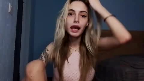 lesyawhite online show from November 25, 2025, 4:18 pm