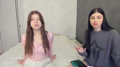 Snapshot of let_me_seee chatting on February 10, 2025, 5:30 pm Fiona online show from February 10, 2025, 5:30 pm