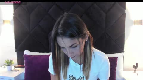 letiziia online show from May 25, 2026, 7:42 pm