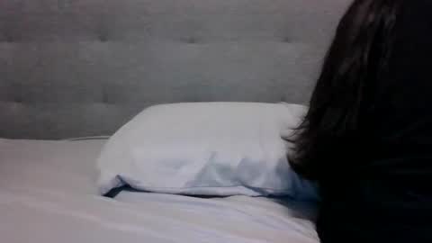 lets_play143 online show from November 11, 2025, 12:54 am