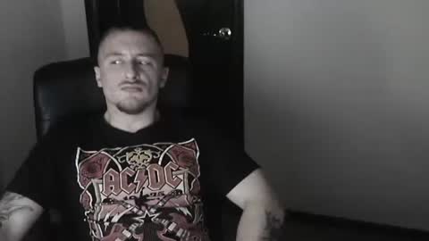 lev1ngston online show from January 26, 2025, 1:58 pm