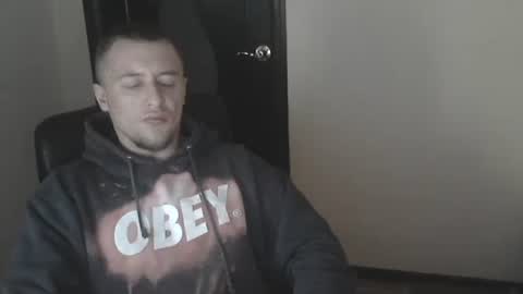 lev1ngston online show from February 6, 2025, 7:13 am