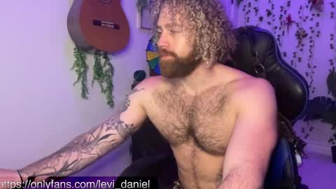 Snapshot of levi_daniel chatting on December 16, 2025, 3:11 am Levi Daniel online show from December 16, 2025, 3:11 am