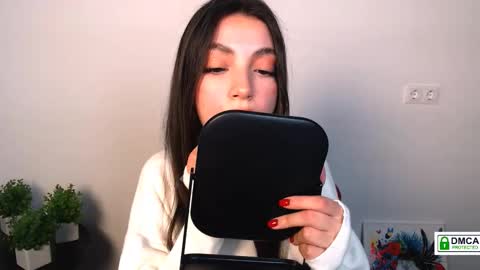 Alexia online show from November 1, 2025, 2:08 pm