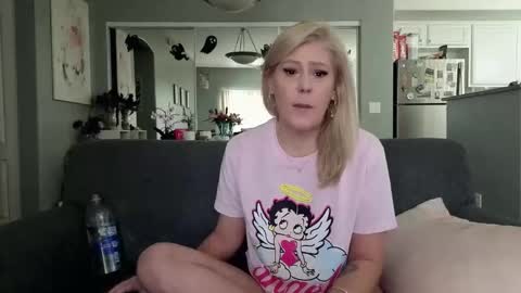 Snapshot of lexi_shocker chatting on November 2, 2025, 5:48 pm Lexi online show from November 2, 2025, 5:48 pm