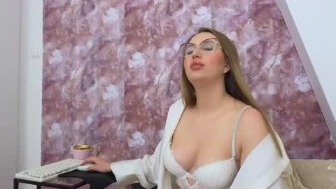 Snapshot of lexi_u_ chatting on January 16, 2025, 5:32 am LEXXY online show from January 16, 2025, 5:32 am