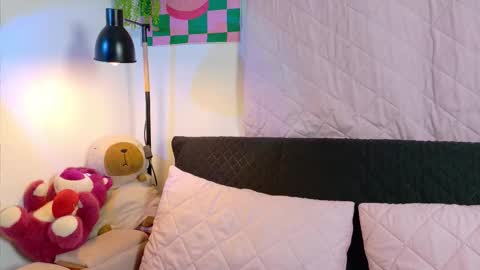 Lixie And Nte online show from December 15, 2025, 2:38 am