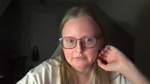 Snapshot of lexielilacs chatting on January 16, 2025, 1:37 am lexie online show from January 16, 2025, 1:37 am