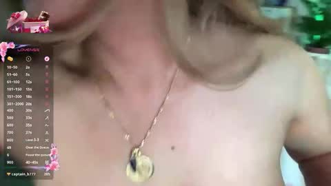 lexiesmith_ online show from April 15, 2026, 12:50 am