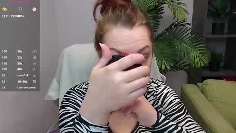 Lexi online show from October 26, 2025, 2:45 pm