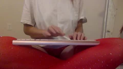 Snapshot of lexiial0 chatting on November 28, 2025, 5:43 am Alexia L. online show from November 28, 2025, 5:43 am