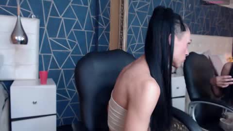 LexiiBoling online show from September 30, 2025, 3:44 am