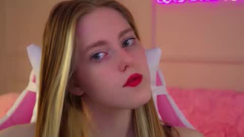 Lexi online show from September 28, 2025, 6:19 am