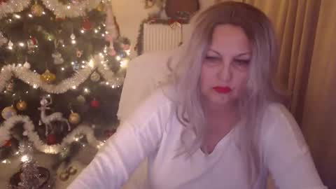Snapshot of lexxa_blond chatting on December 17, 2025, 10:27 pm Hannah online show from December 17, 2025, 10:27 pm