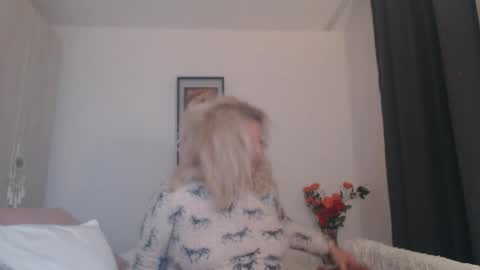 Snapshot of lexxa_blond chatting on February 8, 2026, 1:20 am Hannah online show from February 8, 2026, 1:20 am